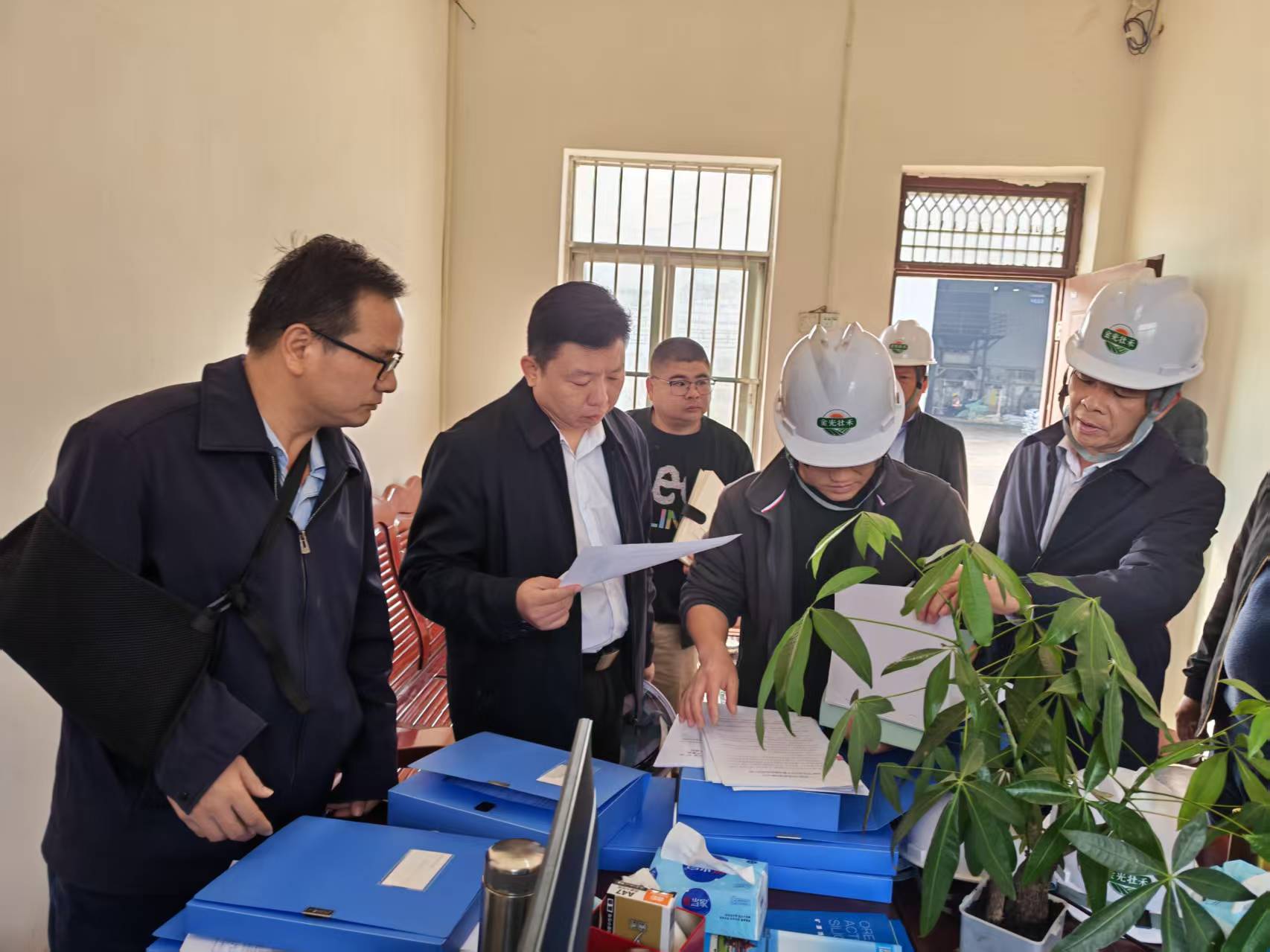 陳耀旻帶隊(duì)到壯禾肥業(yè)公司開展安全生產(chǎn)、環(huán)保工作檢查